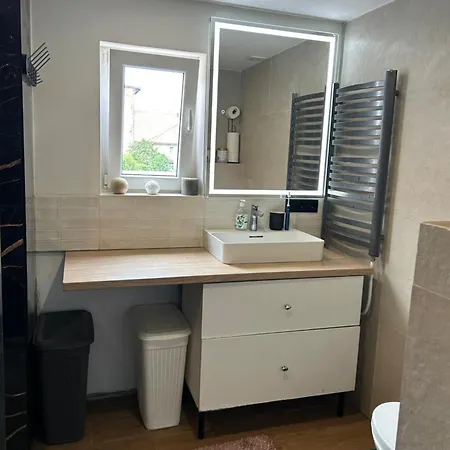 Apartman Dolna 64 *